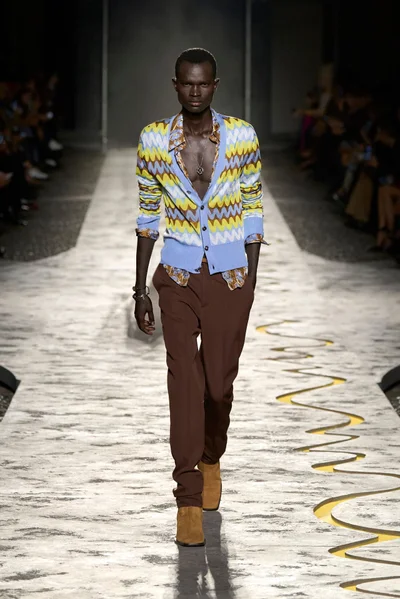 Look 5